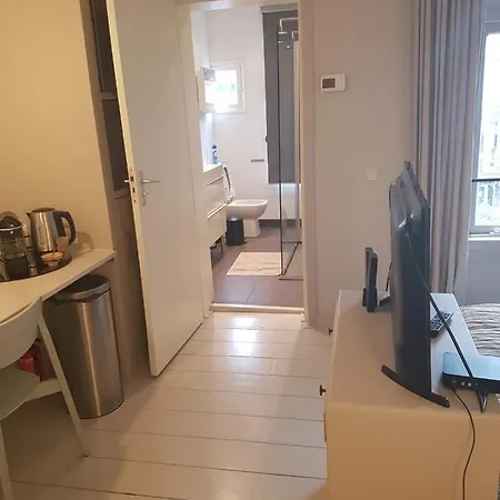 The Superstay Boutique Guestroom 4*