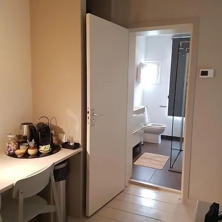 The Superstay Boutique Guestroom