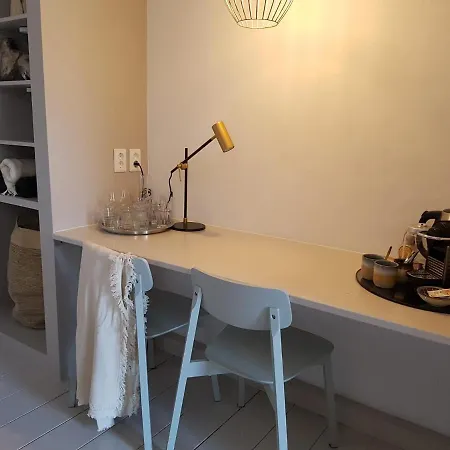 The Superstay Boutique Guestroom בית הארחה