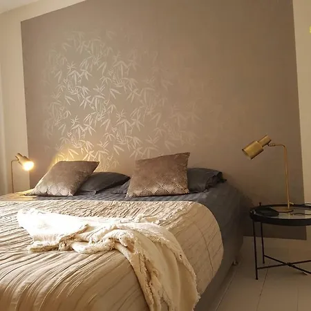 The Superstay Boutique Guestroom *
