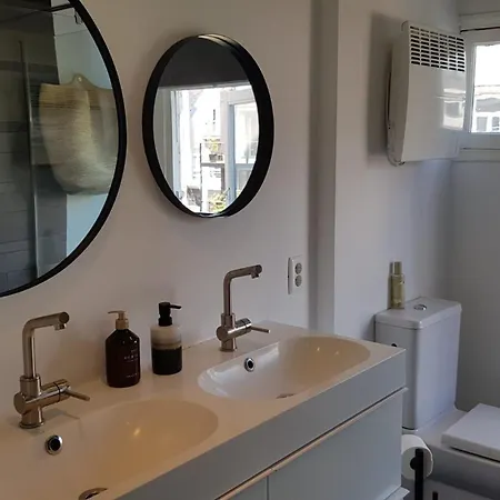 The Superstay Boutique Guestroom